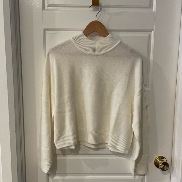 H&M Knit Top White Long Sleeve US Size M - Picture 1 of 3